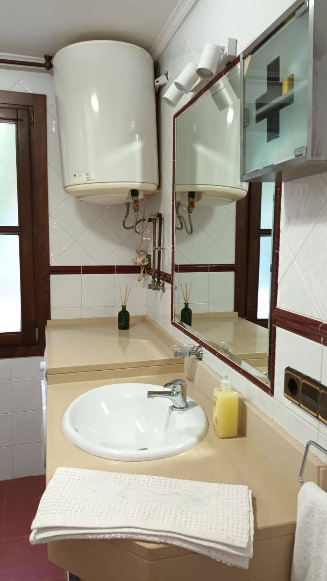 Apartamentos Mirador del Cantábrico Cue Exterior foto