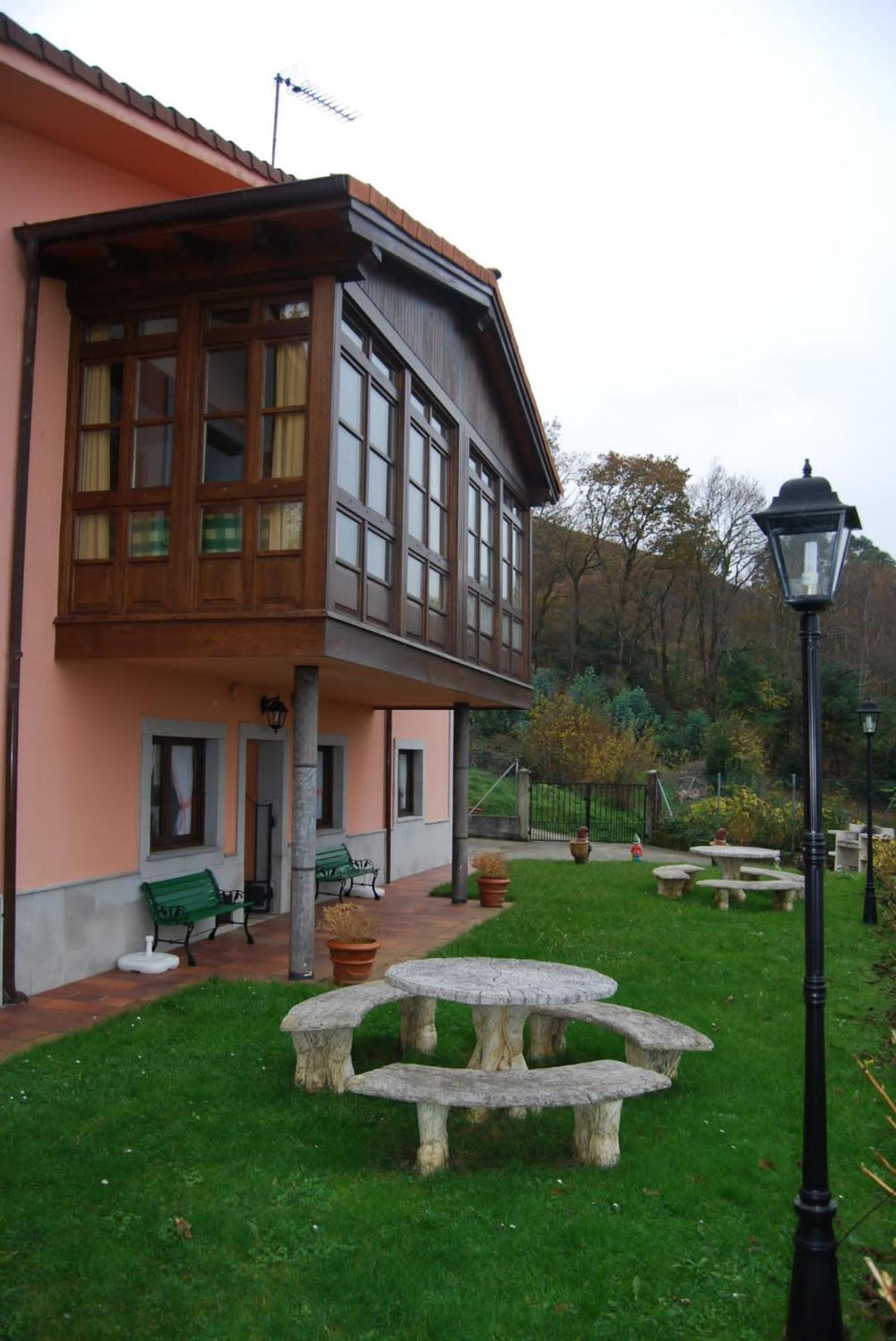 Apartamentos Mirador del Cantábrico Cue Exterior foto